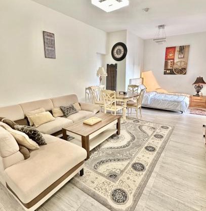 Entire 1-Bedroom Apartment with Balcony, Sharjah