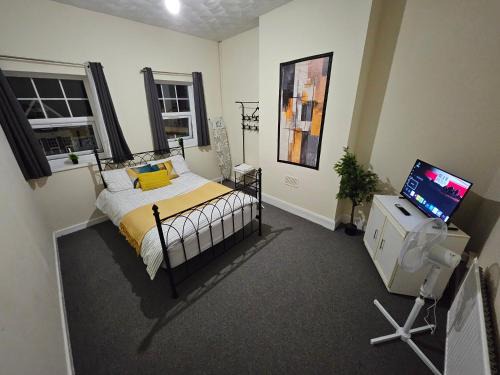 Entire 2 Bedroom Apartment City Centre & Stadium