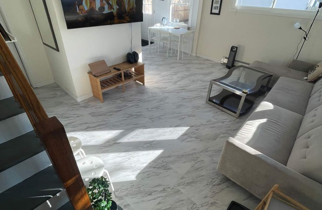 Entire 3bdr home w/parking, backyard, FirePit, BBQ