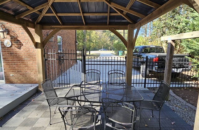 Entire beautiful and private house in Matthews/Charlotte