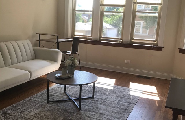 Entire city apartment with free street parking