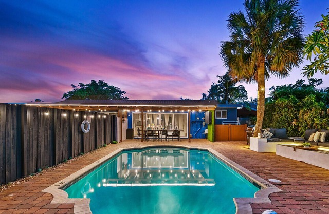 Entire Duplex (Vila 1 & Vila 2) w/2 heated POOLS