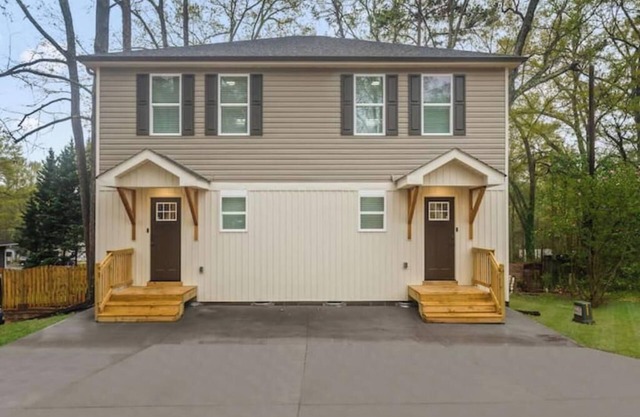 Entire duplex w/2 private decks, great for group