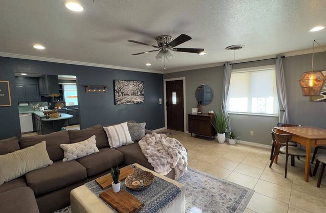 Entire home in Stillwater, Oklahoma - Walking distance to downtown!