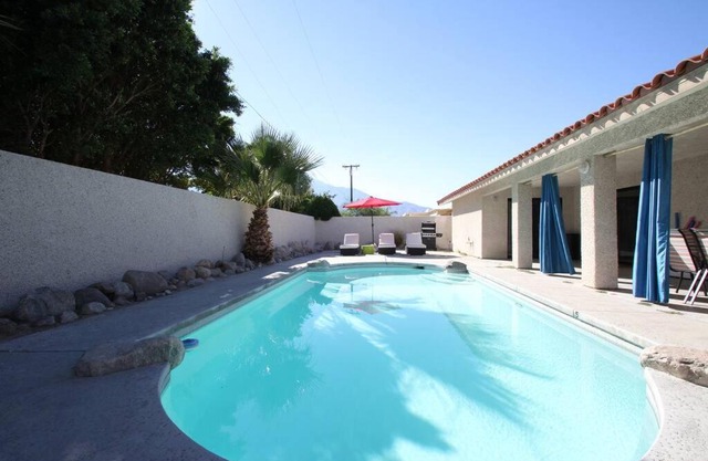 ENTIRE HOME SPACIOUS 3BD AND 2 BATH with PRIVATE POOL