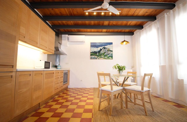 ENTIRE HOUSE IN THE HISTORIC CENTER