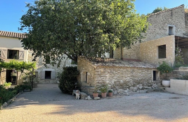 Entire property : Self-catering accommodation in Mas Provençal- Barbentane,
