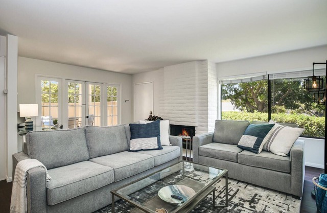 Entire Townhouse- Medical Stays- Vacation- Families