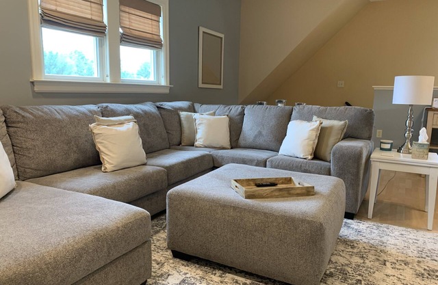 ⭐️ Entire Upscale Carriage House w/Garage Parking
