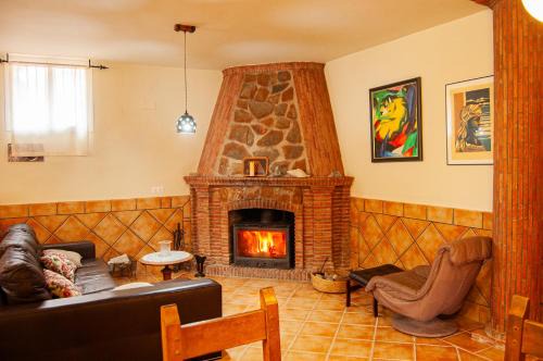 Escapada invernal, chimenea y barbacoa en Villa la Gaviota junto a Ruta del Gollizno en Olivares
