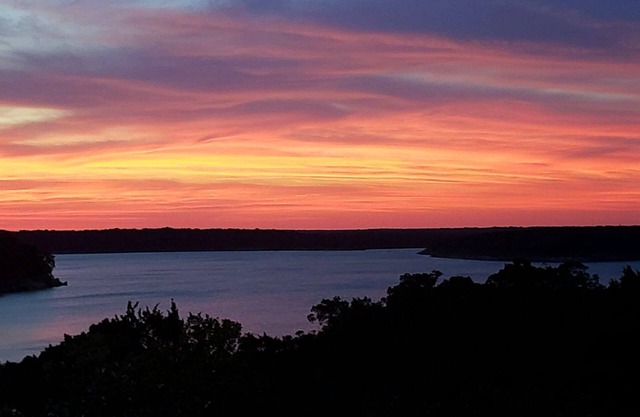 Escape to "Cardinal Cottage" in the Country with AMAZING Sunsets