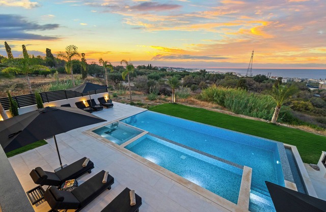 Escape to Extraordinary: A 7 bedroom Haven of Luxury in Koutouloufari