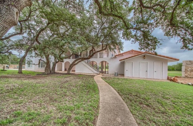 Escape to our New Braunfels Retreat – Perfect for Families & Large Groups!