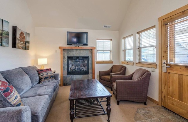 Escape to "Rendezvous" , a romantic Dover Bay hideaway just steps from the lake. Enjoy trails, marina access, and peaceful resort living.