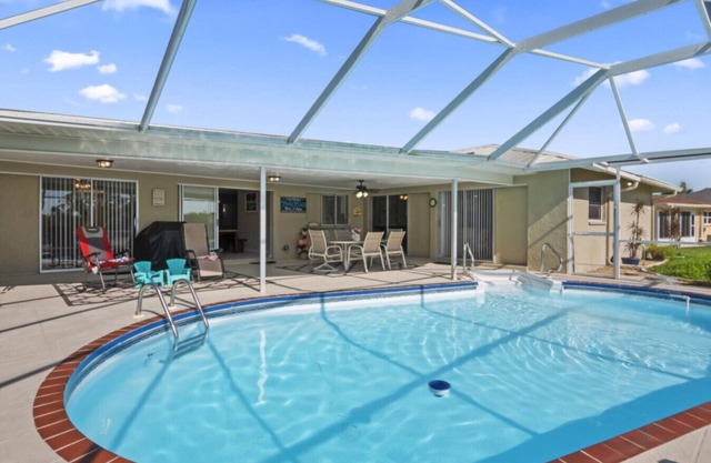 Escape to this charming 3-bedroom house in Cape Coral