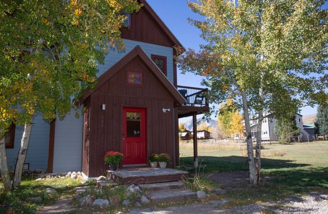 Escape to this inviting, dog-friendly 3-bedroom, 2-bathroom home in the Crested Butte !
