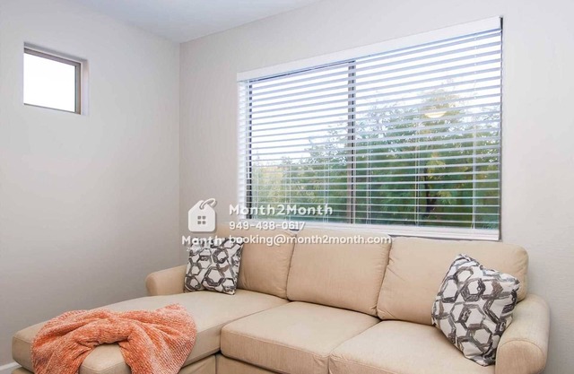 Estate on Big Oak St #41649