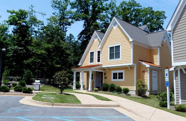 Estates - 1BR Unit 2