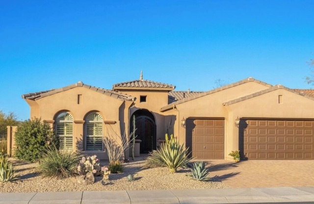 Estella Mountain Escape 4BR, in the gated fairway subdivision