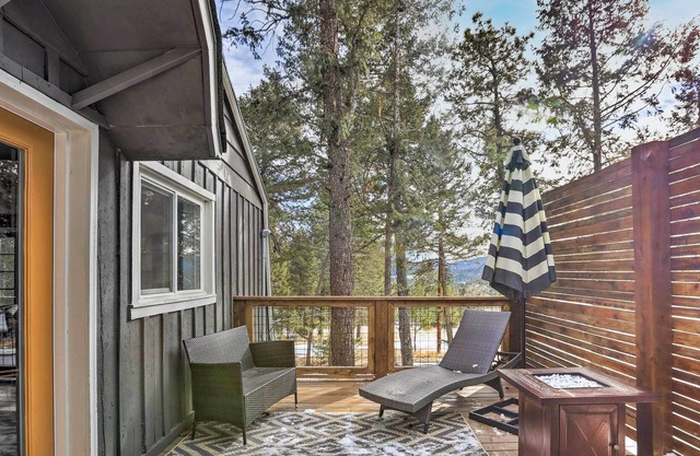 Evergreen Apt w/ Deck, Fire Pit & Gas Stove!