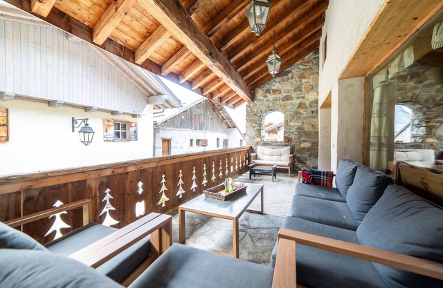 🏔️ Exceptional chalet, 350 m² – sleeps 18 – Jacuzzi, sauna & panoramic view