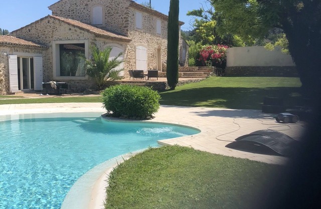 EXCEPTIONAL AND RARE, 15 km from MARSEILLE, BE 3 km FROM AUBAGNE, MAS DE STANDING