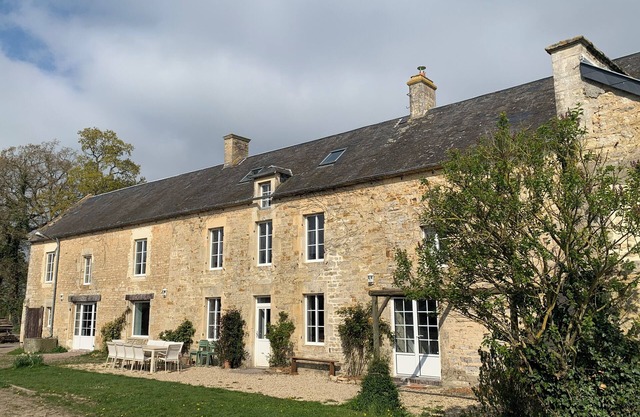 Exceptional group gîte for families, friends, professionals 24 pers.