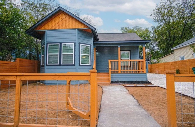 Exceptional Home So Close to Riverwalk & Downtown!