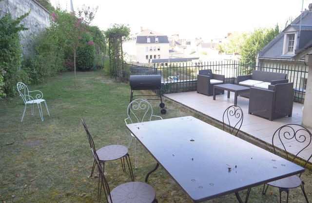 EXCEPTIONAL - LARGE DUPLEX AT THE FOOT OF SAUMUR CASTLE