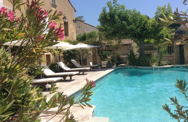 Exceptional XVIIᵉ property near Avignon - Charm & breathtaking views