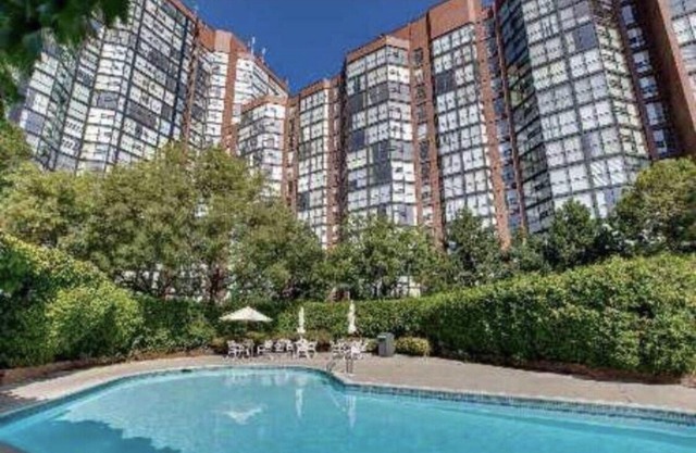 Exciting Sought After King West Condo with Parking