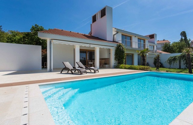Exclusive and modern Casa Vidmar with a large swimming pool
