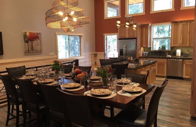 Exclusive Cabin, showcasing Five Stars of LUXURY & Comfort, + Hot Tub and More!