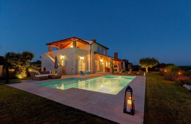 Exclusive luxury villa with swimming pool and barbecue, ideal for families