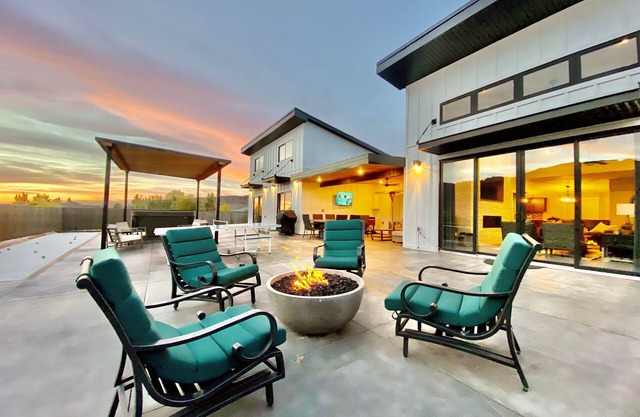 Exclusive Retreats 5 Bedroom Desert Escape with Private Year Round Heated Pool