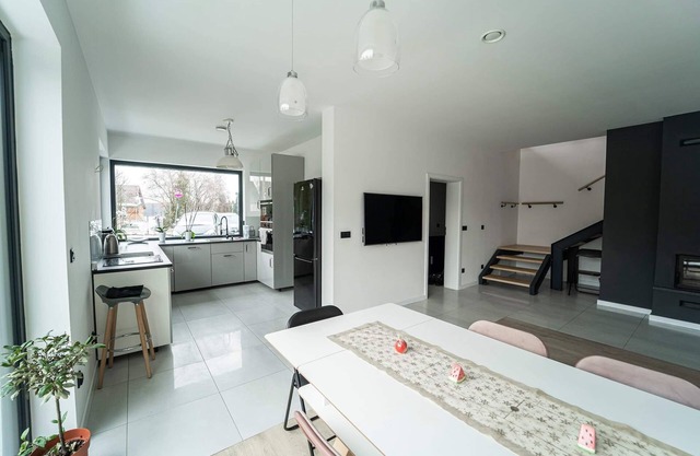 Exclusive Villa 1 min from Lake, for families with kids, games room
