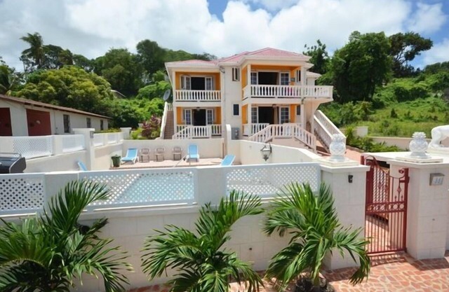 Executive 3 Bedroom 2 Bathroom Vacation Villa Southcoast Maxwell Beach Area