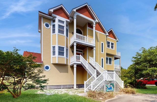 Expansive home with private pool, hot tub, high-speed WiFi & central AC