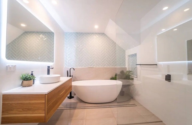Experience Coastal Bliss: Your Ultimate 5-Bedroom Getaway @ Bagnall's Beachouse