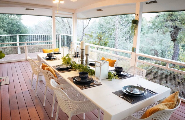 Experience Luxury: 3000 Sq. Ft. Retreat with Private Dog Park near Yosemite!