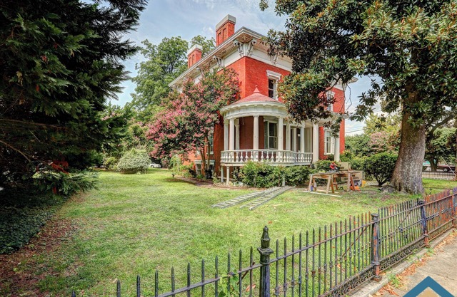 Experience the "Lincoln Home" -#1 Historic Mansion Old Town; & Luxury Bathrooms