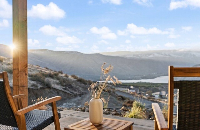 Experience The Outlook Cabin