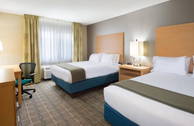 Explore & Enjoy! Pet-friendly Property Close to Downtown Aquarium, Free Bfast!