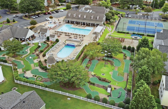 Explore the Historic Williamsburg!