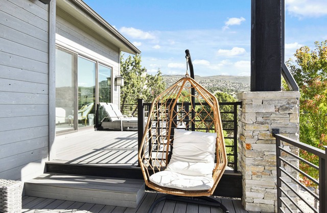 Explorer Peak Red Ledges, Deer Valley Shuttle, 90 day min stay