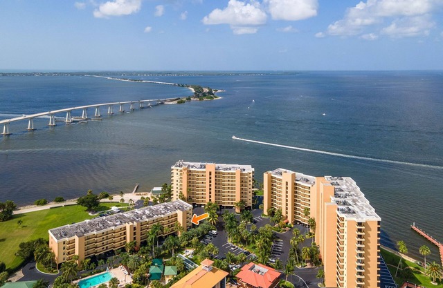 Exquisite Paradise with Amazing Oceanfront Views