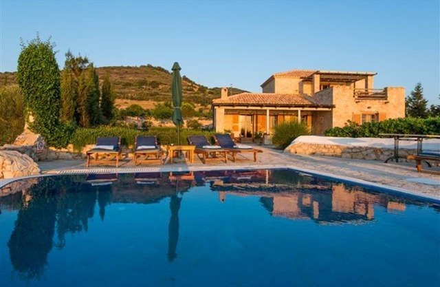 Extravagant Zante Villa | Villa Purple | Great Sea Views | 3 Bedrooms | Agios.