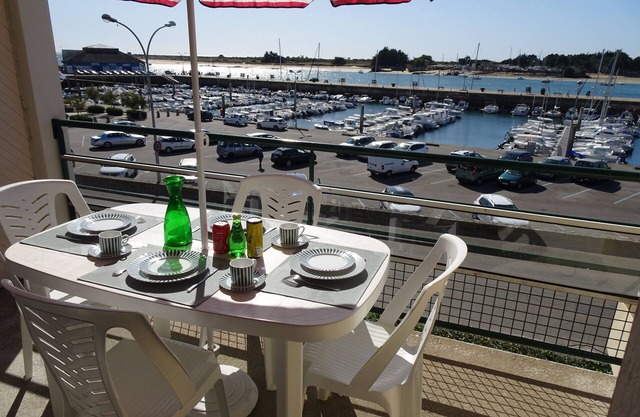 F.3/5pers. vue sur Port de Plaisance, Piscine, Tennis