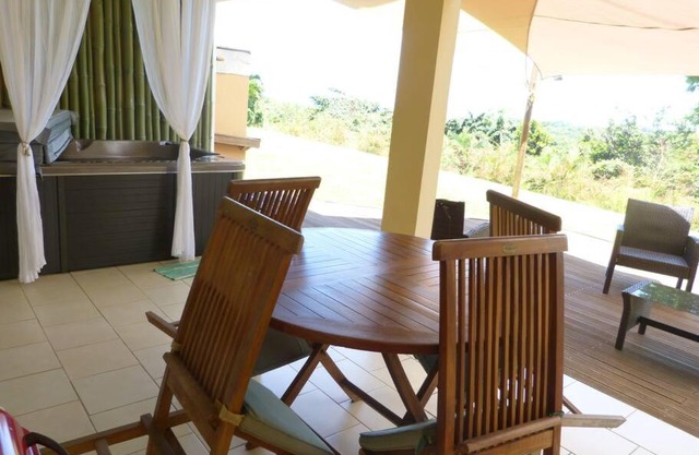F1 + JACUZZI Calme, Zen et Marie Galante en face