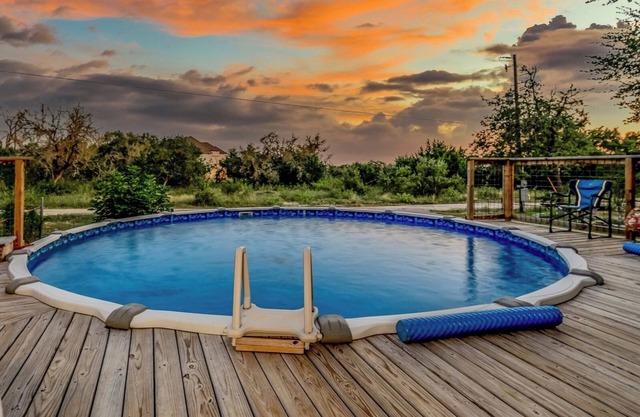 F1 Ready Scenic Getaway in Hill Country - Amazing Views, Privacy, and Pool